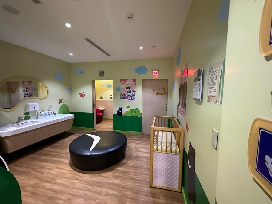 桃園機場特色哺集乳室（免費尿布、嬰兒床、兒童遊戲區，讓父母安心育嬰） @桃園起風了